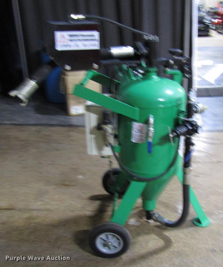 image for item FJ9616 Rovan dust free media blaster