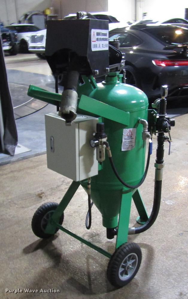 image for item FJ9616 Rovan dust free media blaster