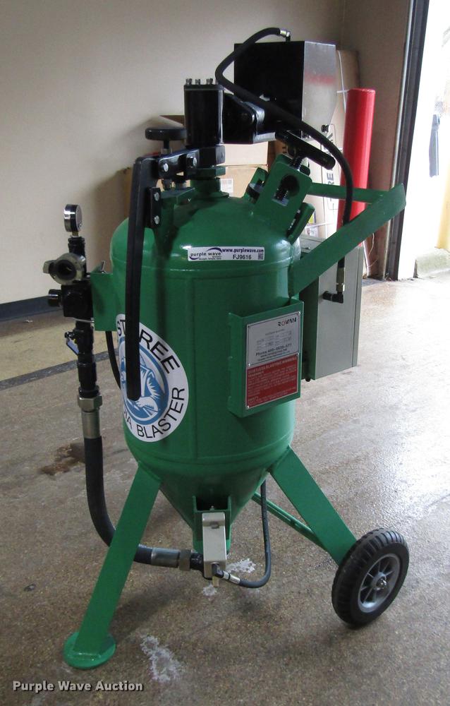 image for item FJ9616 Rovan dust free media blaster