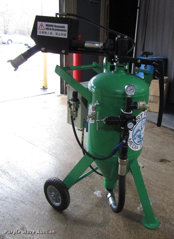 image for item FJ9616 Rovan dust free media blaster