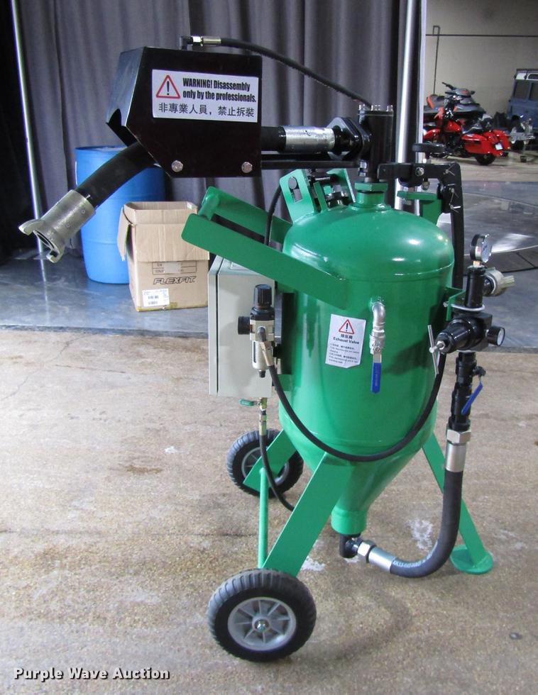 image for item FJ9616 Rovan dust free media blaster