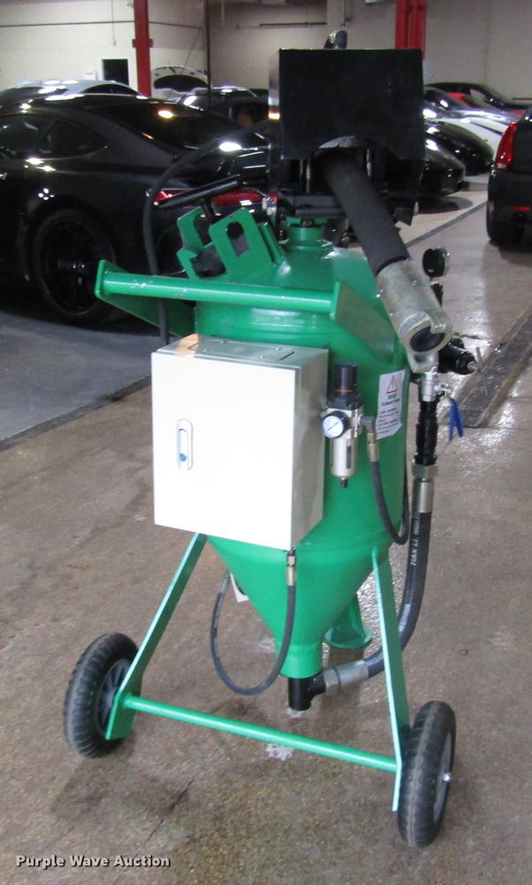 image for item FJ9616 Rovan dust free media blaster