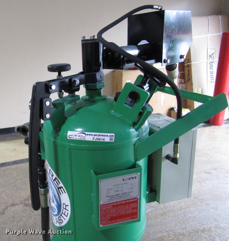 image for item FJ9616 Rovan dust free media blaster