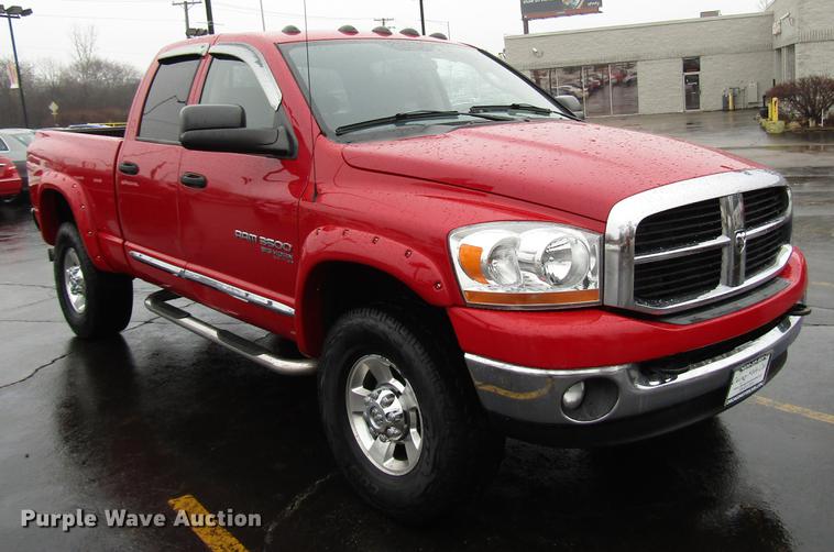 image for item FJ9619 2006 Dodge Ram 3500 Quad Cab pickup truck