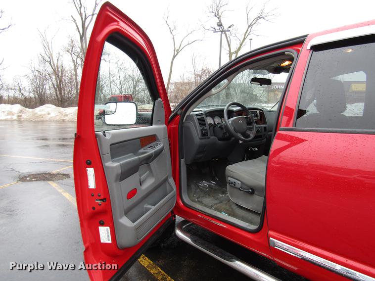 image for item FJ9619 2006 Dodge Ram 3500 Quad Cab pickup truck