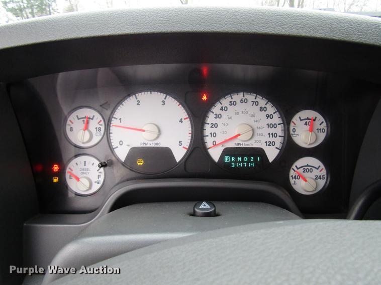 image for item FJ9619 2006 Dodge Ram 3500 Quad Cab pickup truck