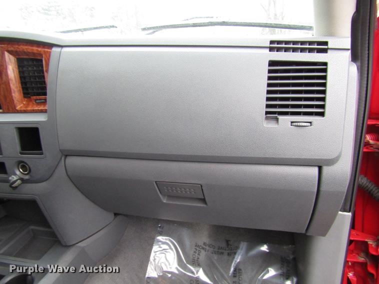 image for item FJ9619 2006 Dodge Ram 3500 Quad Cab pickup truck