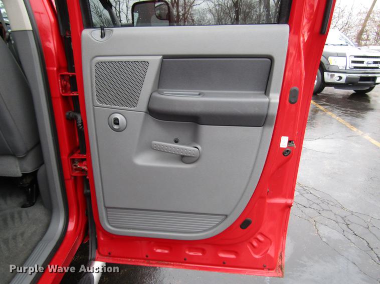 image for item FJ9619 2006 Dodge Ram 3500 Quad Cab pickup truck