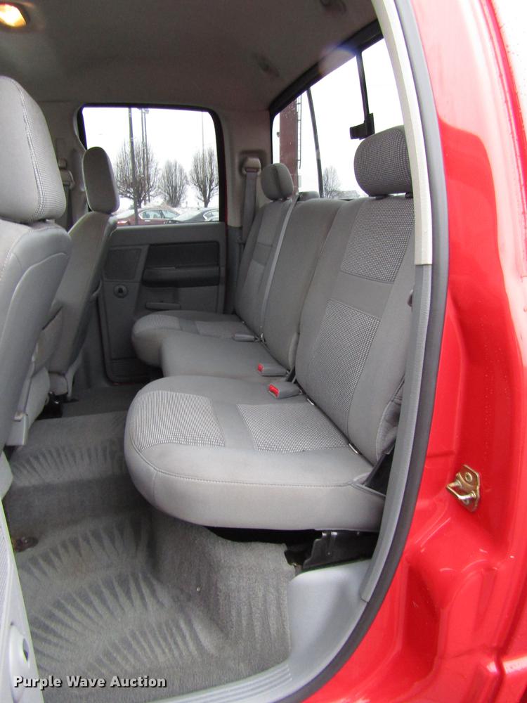 image for item FJ9619 2006 Dodge Ram 3500 Quad Cab pickup truck