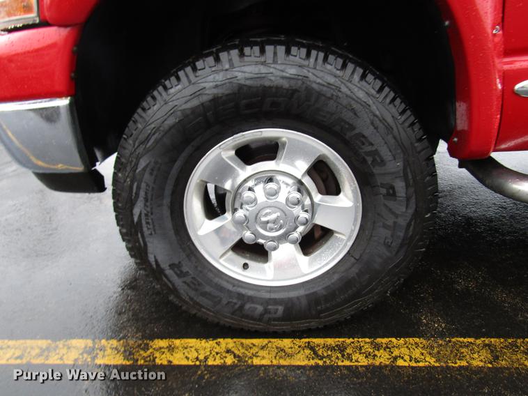 image for item FJ9619 2006 Dodge Ram 3500 Quad Cab pickup truck