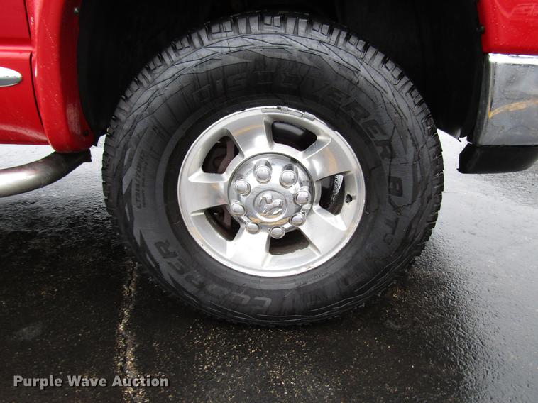 image for item FJ9619 2006 Dodge Ram 3500 Quad Cab pickup truck