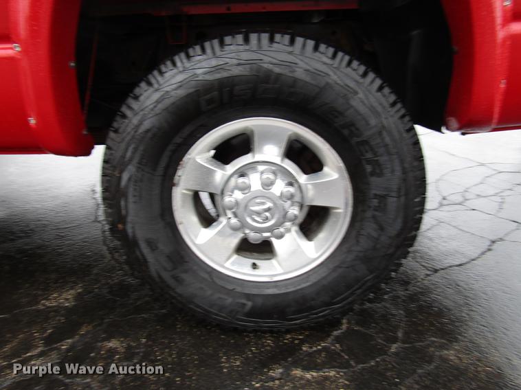 image for item FJ9619 2006 Dodge Ram 3500 Quad Cab pickup truck