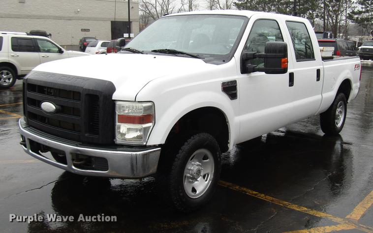 image for item FJ9621 2010 Ford F250 Super Duty Crew Cab pickup truck