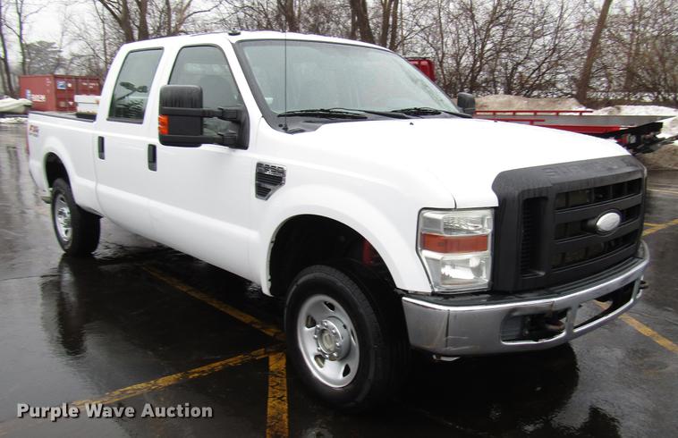 image for item FJ9621 2010 Ford F250 Super Duty Crew Cab pickup truck