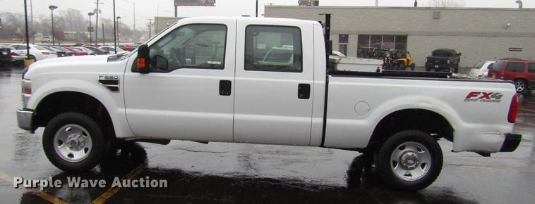 image for item FJ9621 2010 Ford F250 Super Duty Crew Cab pickup truck