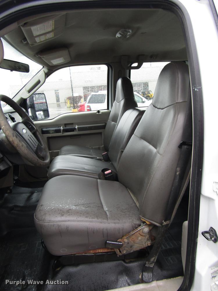 image for item FJ9621 2010 Ford F250 Super Duty Crew Cab pickup truck