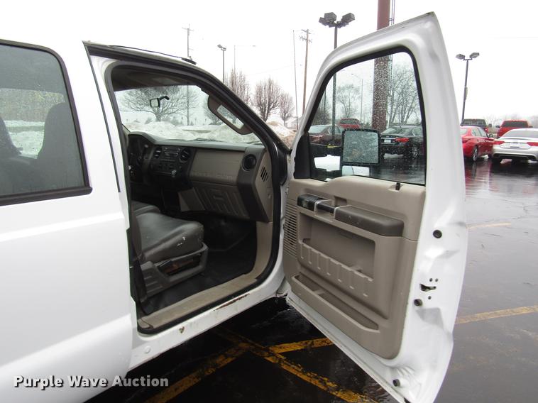 image for item FJ9621 2010 Ford F250 Super Duty Crew Cab pickup truck