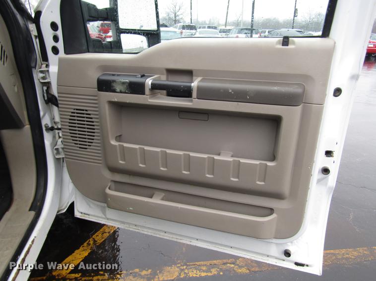 image for item FJ9621 2010 Ford F250 Super Duty Crew Cab pickup truck