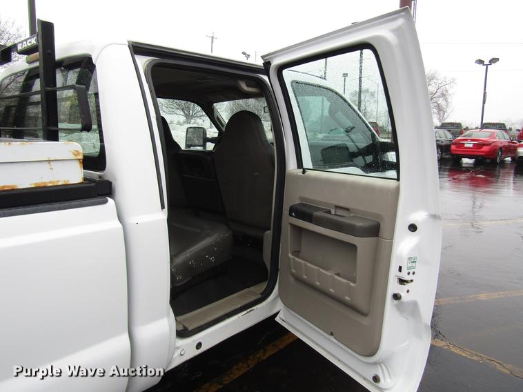 image for item FJ9621 2010 Ford F250 Super Duty Crew Cab pickup truck