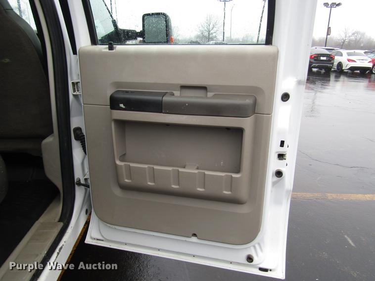 image for item FJ9621 2010 Ford F250 Super Duty Crew Cab pickup truck