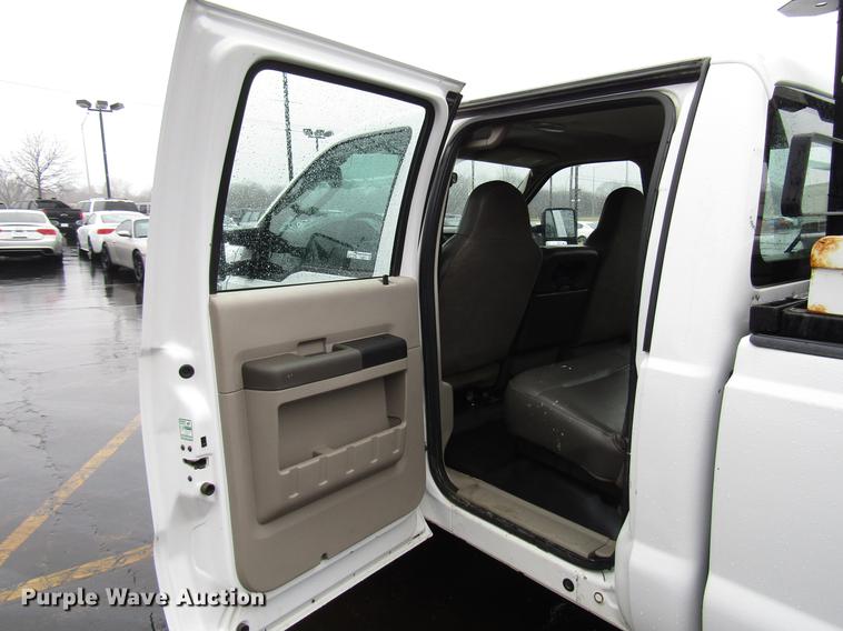 image for item FJ9621 2010 Ford F250 Super Duty Crew Cab pickup truck