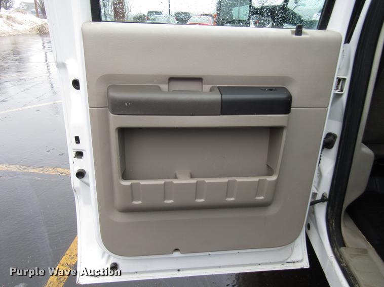 image for item FJ9621 2010 Ford F250 Super Duty Crew Cab pickup truck