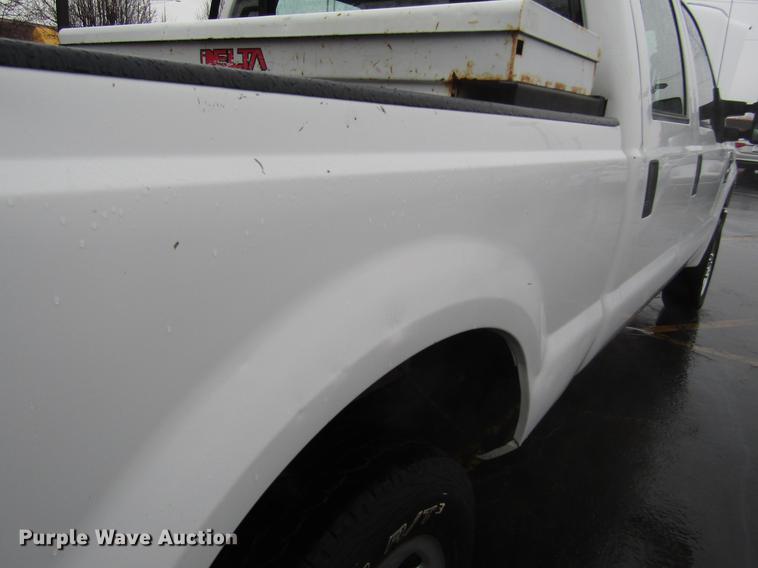 image for item FJ9621 2010 Ford F250 Super Duty Crew Cab pickup truck