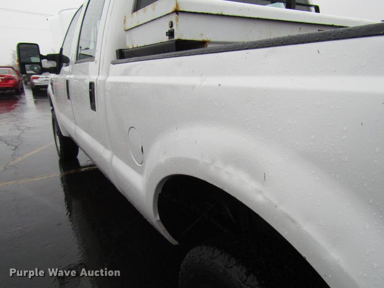 image for item FJ9621 2010 Ford F250 Super Duty Crew Cab pickup truck