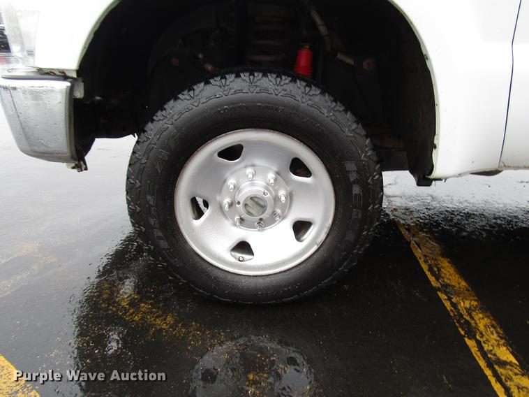 image for item FJ9621 2010 Ford F250 Super Duty Crew Cab pickup truck