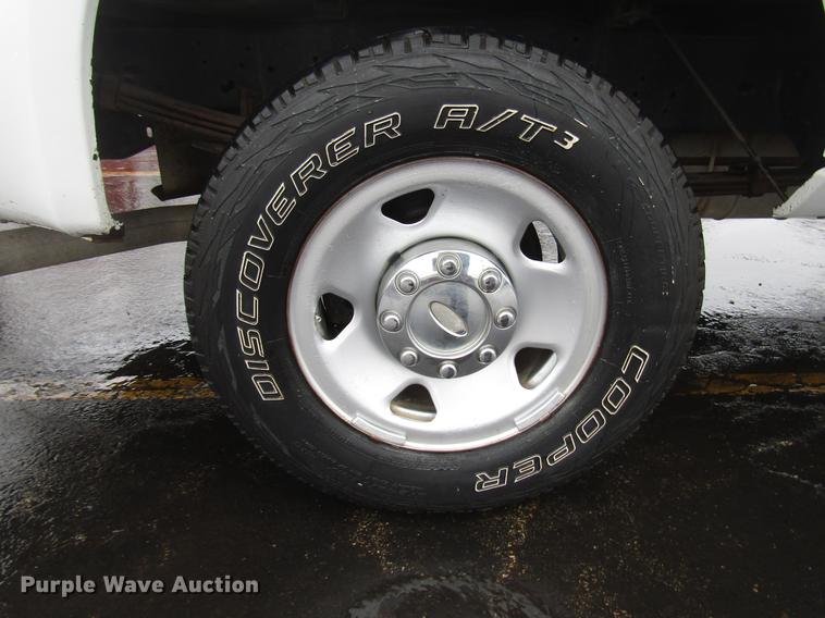 image for item FJ9621 2010 Ford F250 Super Duty Crew Cab pickup truck