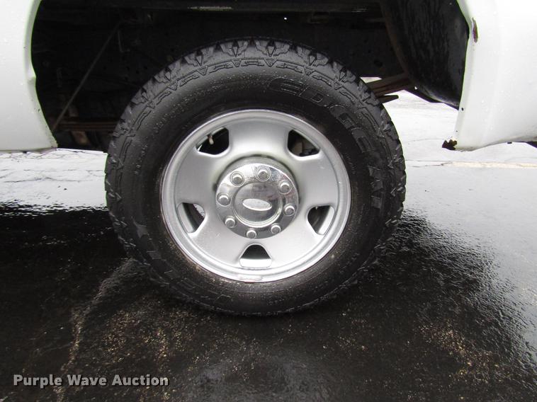 image for item FJ9621 2010 Ford F250 Super Duty Crew Cab pickup truck