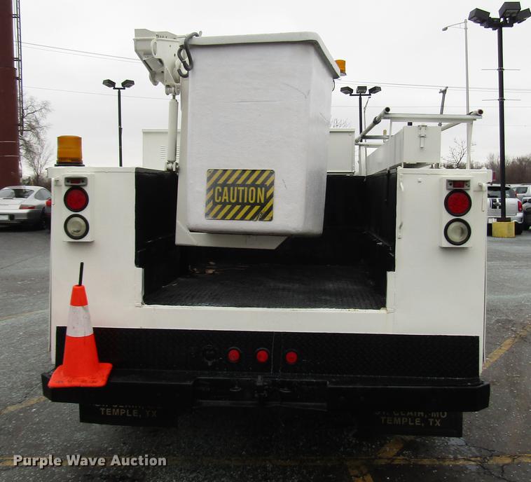 image for item FJ9622 2001 Chevrolet Silverado 3500 bucket truck