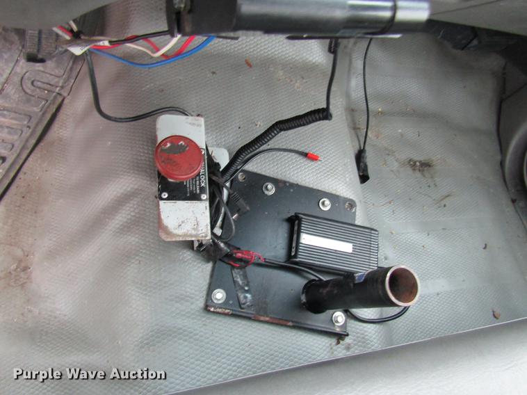 image for item FJ9622 2001 Chevrolet Silverado 3500 bucket truck