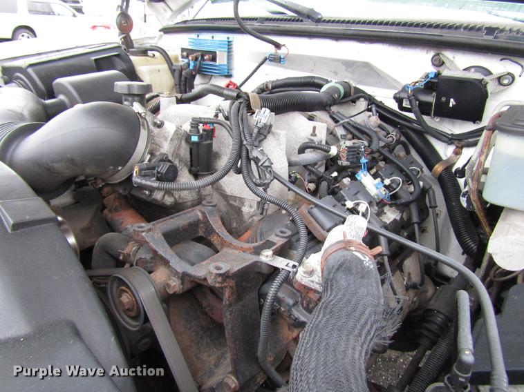 image for item FJ9622 2001 Chevrolet Silverado 3500 bucket truck