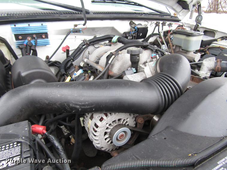 image for item FJ9622 2001 Chevrolet Silverado 3500 bucket truck