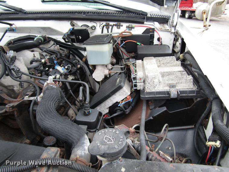 image for item FJ9622 2001 Chevrolet Silverado 3500 bucket truck