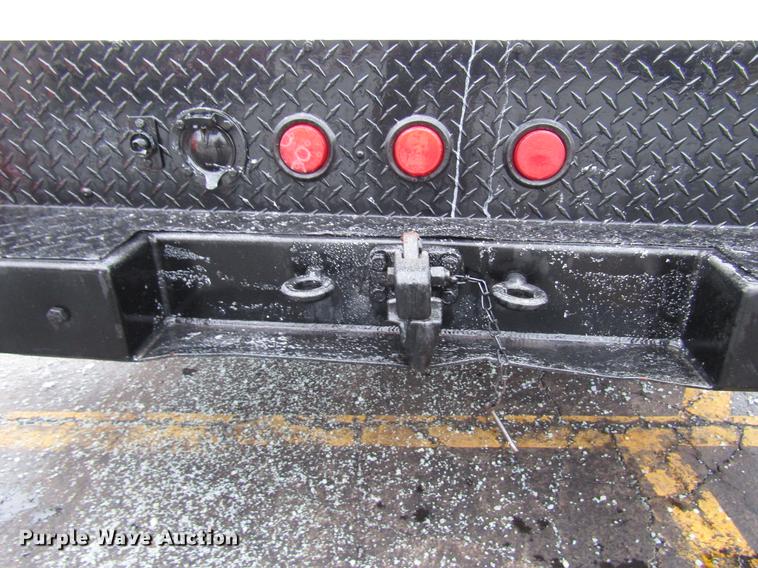 image for item FJ9622 2001 Chevrolet Silverado 3500 bucket truck