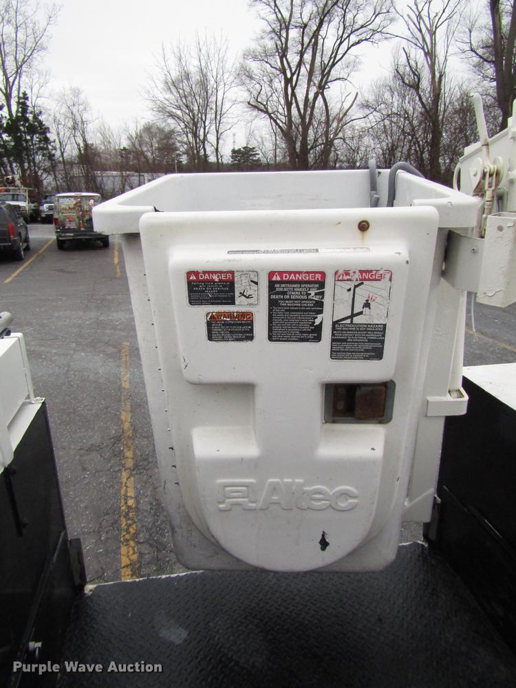 image for item FJ9622 2001 Chevrolet Silverado 3500 bucket truck