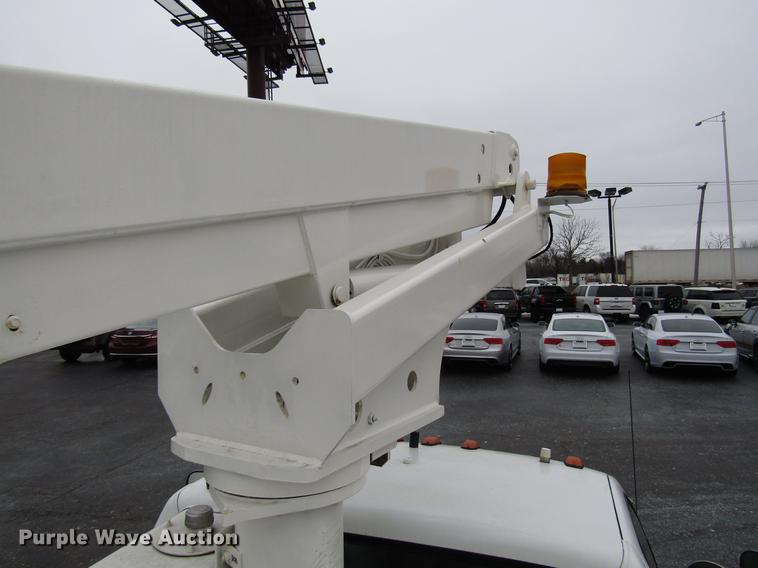 image for item FJ9622 2001 Chevrolet Silverado 3500 bucket truck