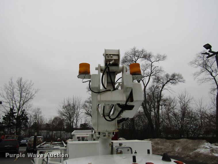 image for item FJ9622 2001 Chevrolet Silverado 3500 bucket truck