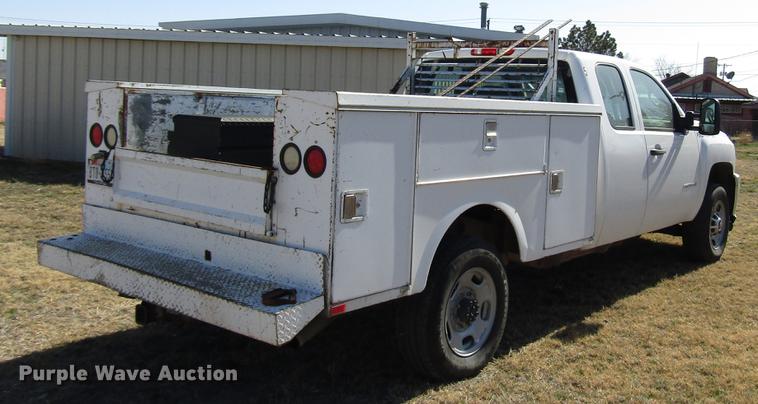 image for item FO9259 2011 Chevrolet Silverado 2500HD Ext. Cab utility bed pickup truck