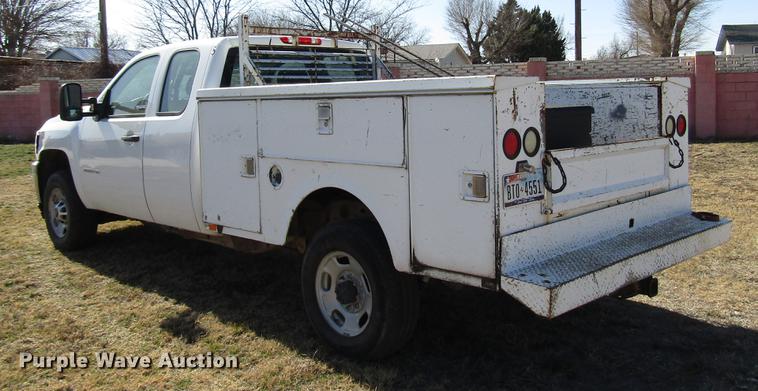 image for item FO9259 2011 Chevrolet Silverado 2500HD Ext. Cab utility bed pickup truck