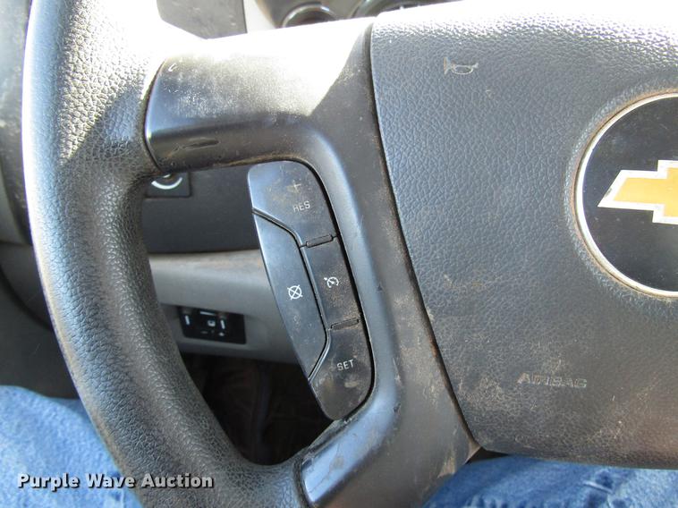 image for item FO9259 2011 Chevrolet Silverado 2500HD Ext. Cab utility bed pickup truck