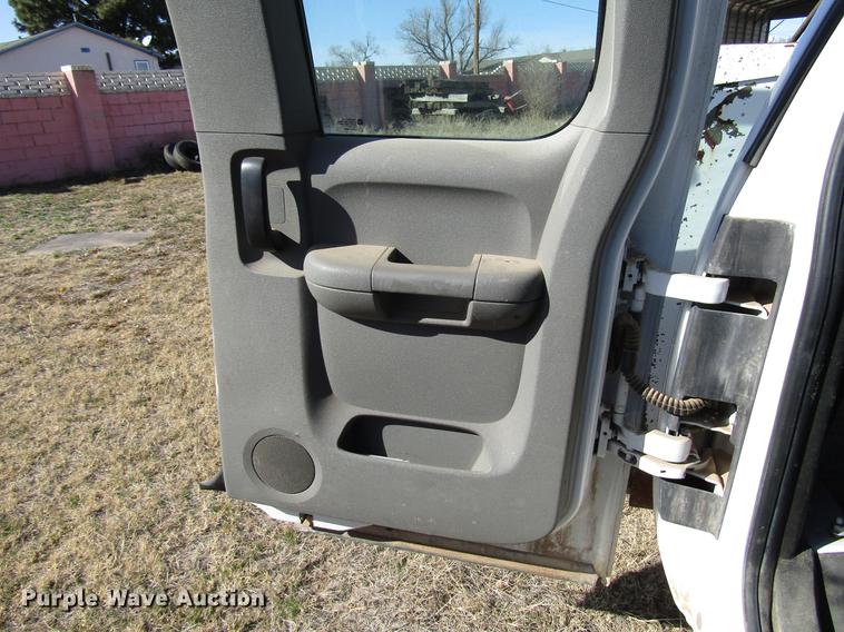 image for item FO9259 2011 Chevrolet Silverado 2500HD Ext. Cab utility bed pickup truck