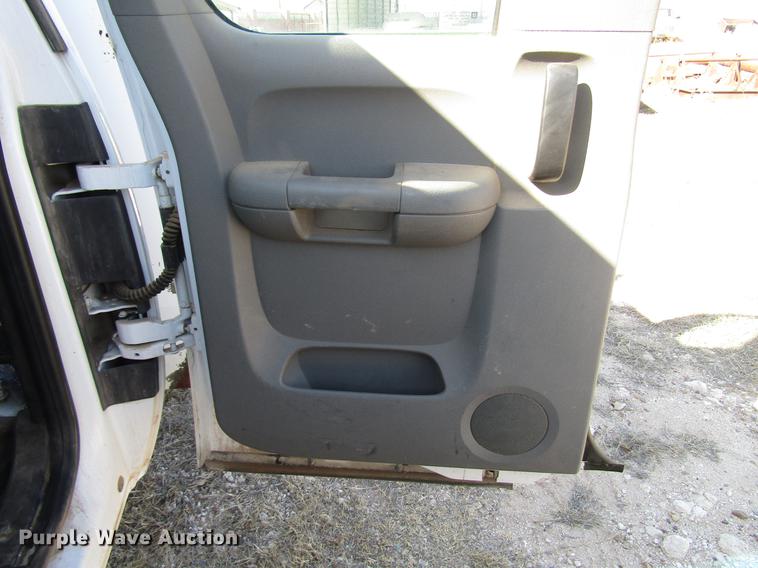 image for item FO9259 2011 Chevrolet Silverado 2500HD Ext. Cab utility bed pickup truck