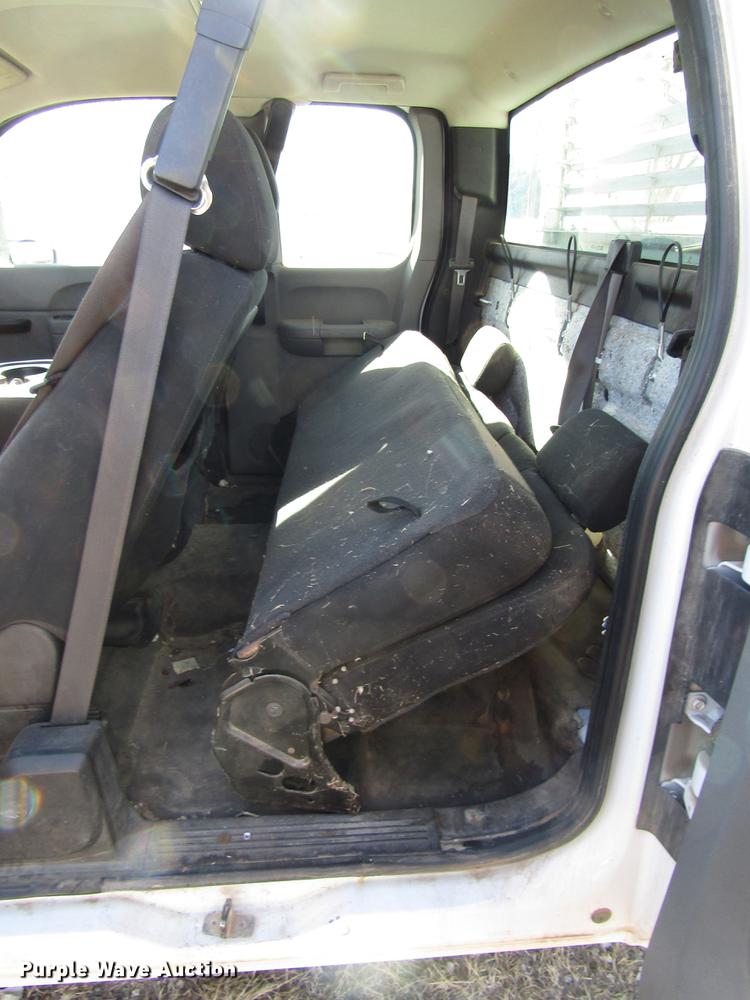 image for item FO9259 2011 Chevrolet Silverado 2500HD Ext. Cab utility bed pickup truck