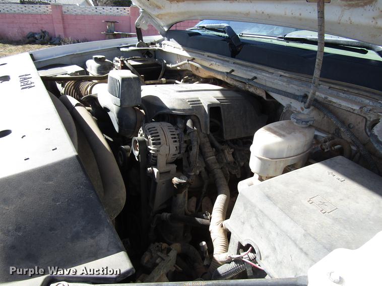 image for item FO9259 2011 Chevrolet Silverado 2500HD Ext. Cab utility bed pickup truck