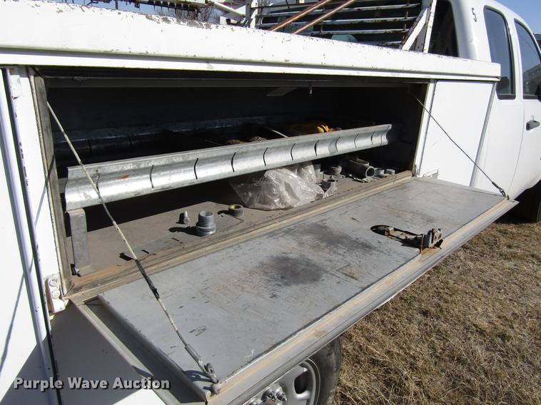 image for item FO9259 2011 Chevrolet Silverado 2500HD Ext. Cab utility bed pickup truck