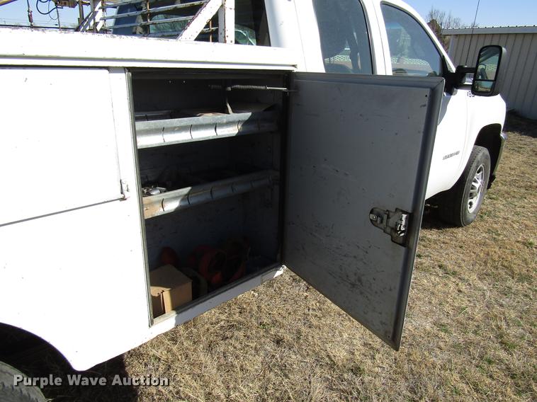 image for item FO9259 2011 Chevrolet Silverado 2500HD Ext. Cab utility bed pickup truck