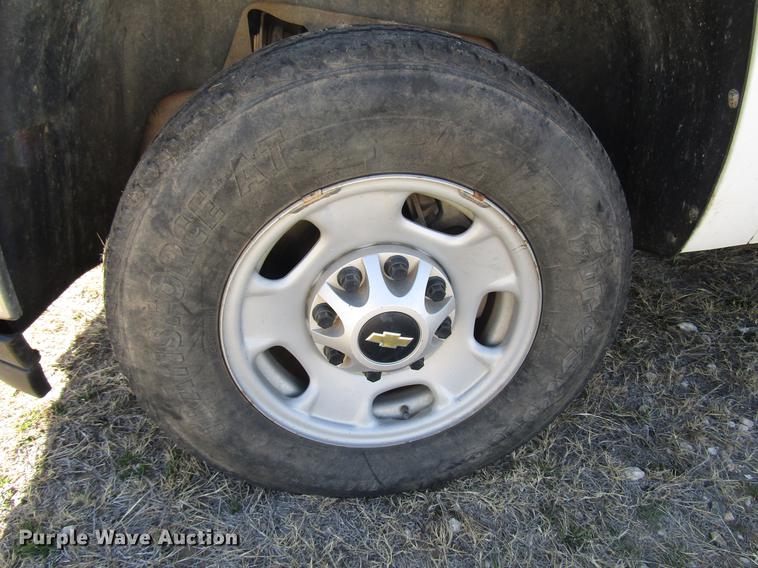 image for item FO9259 2011 Chevrolet Silverado 2500HD Ext. Cab utility bed pickup truck